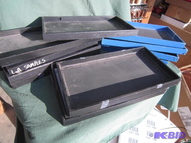 Black display trays