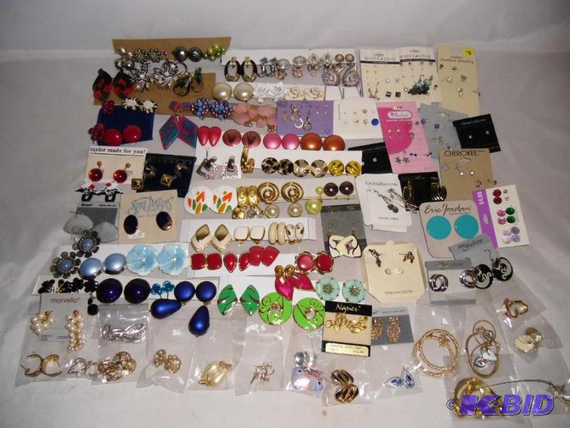 lot 11 image: EARRINGS Only Vintage and Newer