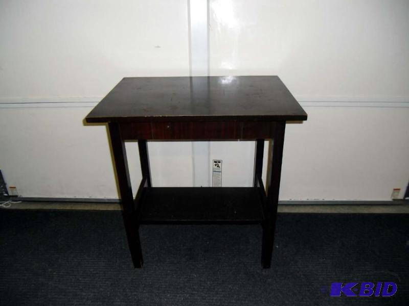 lot 16 image: Mahogany Wood Side Table