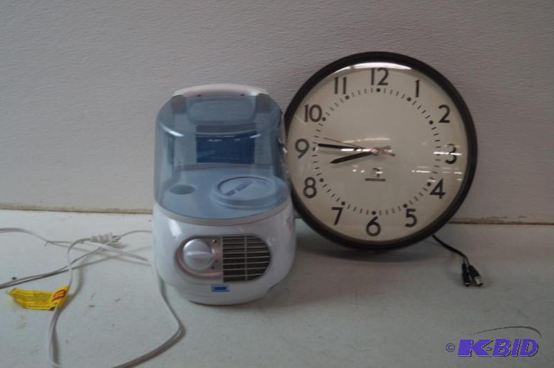 humidifierclock camera