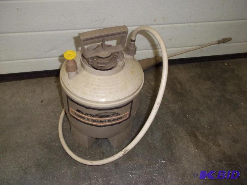 lot 106 image: Garden Sprayer