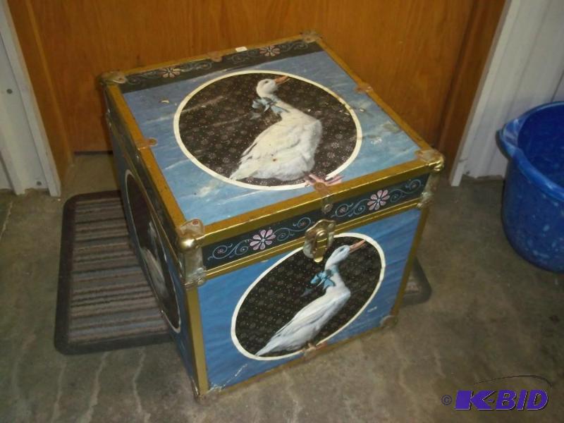 lot 110 image: Chest