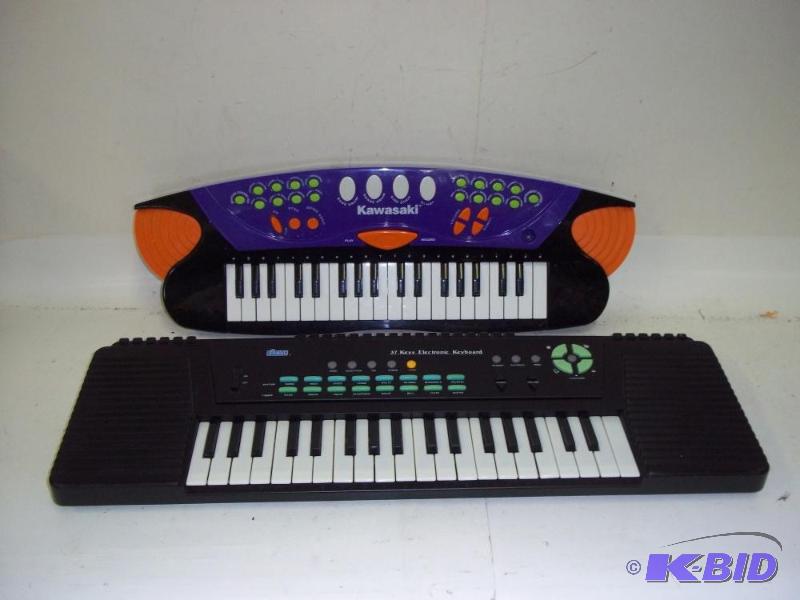 lot 135 image: Electric Piano