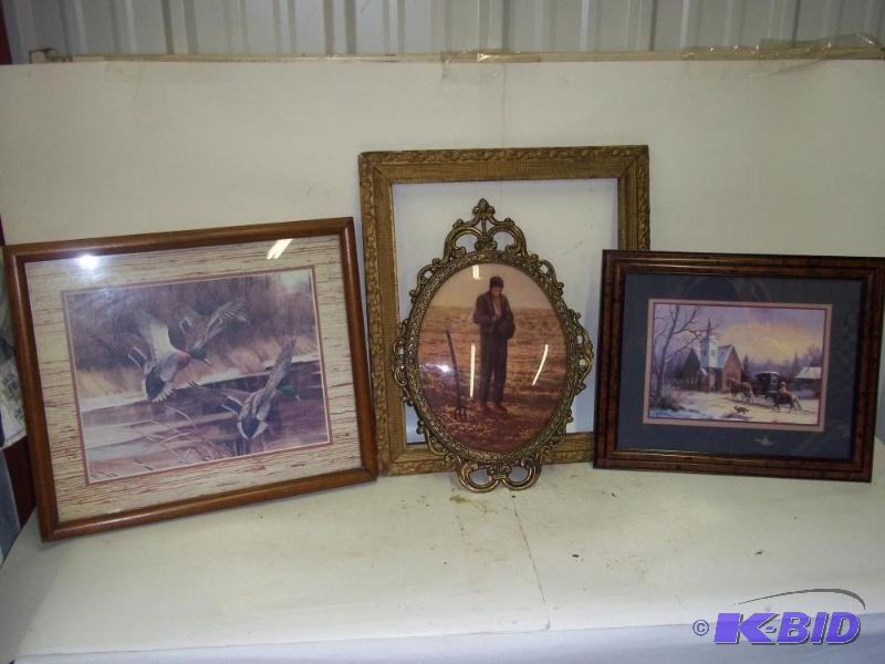 lot 148 image: Wall Decor