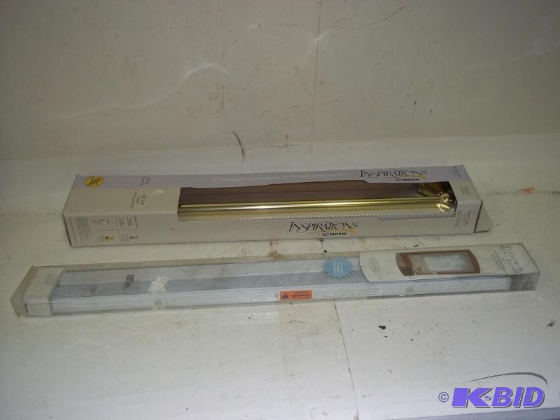 lot 149 image: Towel bar and shade