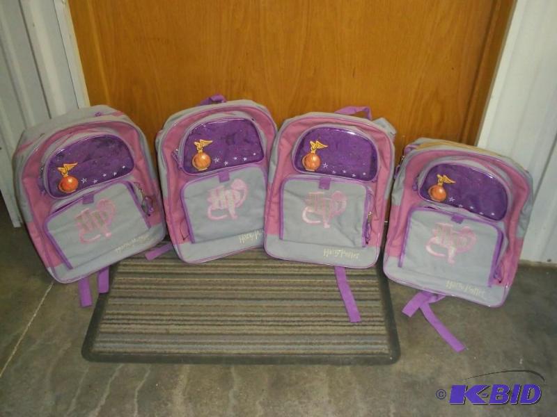 lot 15 image: 4 Backpacks
