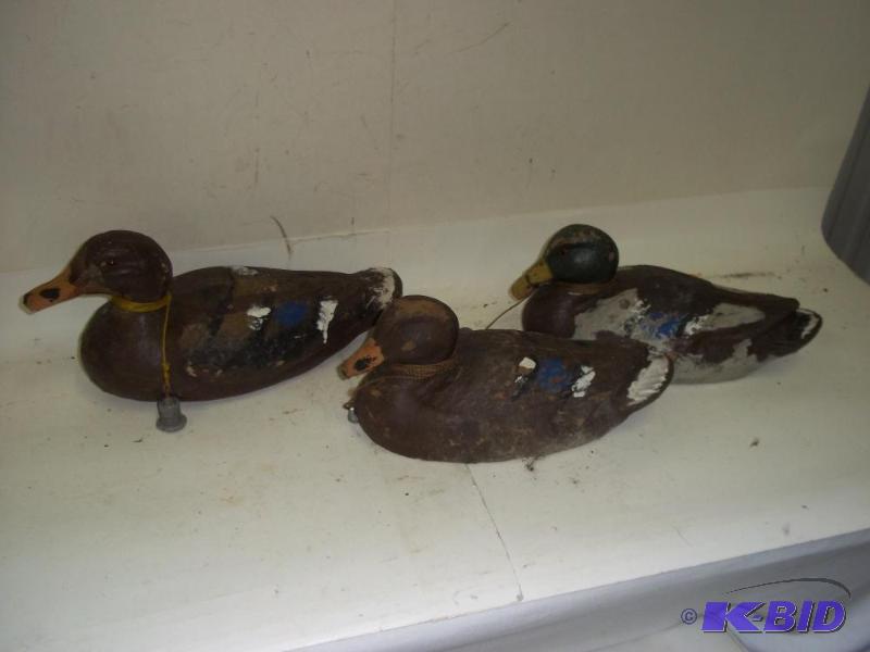 lot 158 image: Duck Decoys