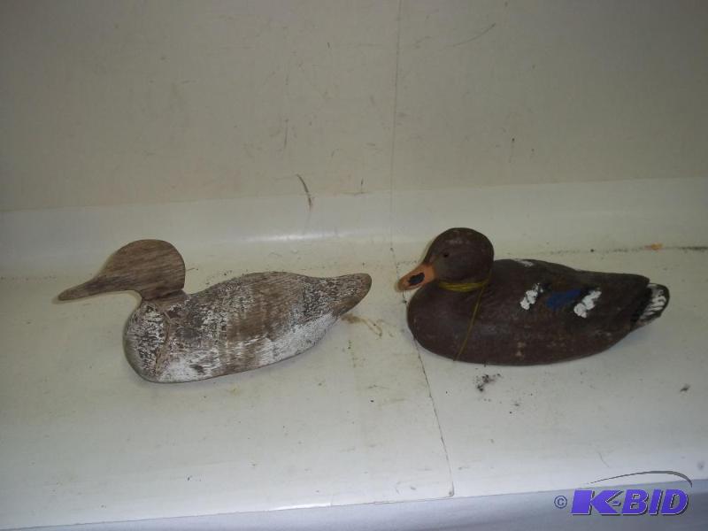 lot 160 image: Duck Decoys