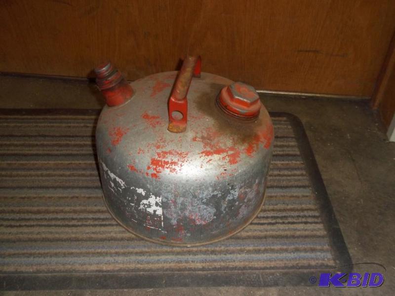 lot 17 image: Gas Can