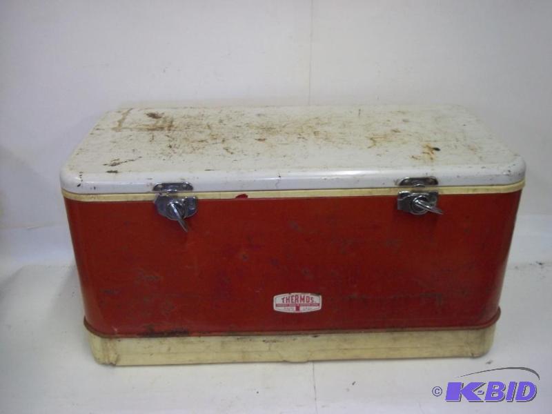 lot 178 image: Chest Cooler
