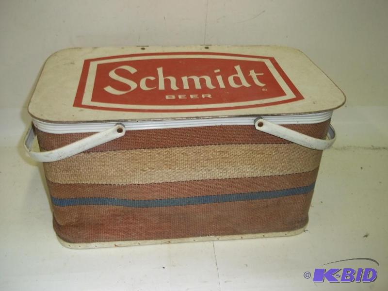 lot 184 image: Picnic basket