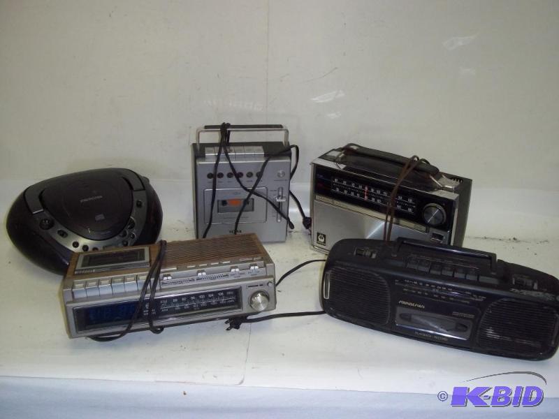 lot 189 image: radios