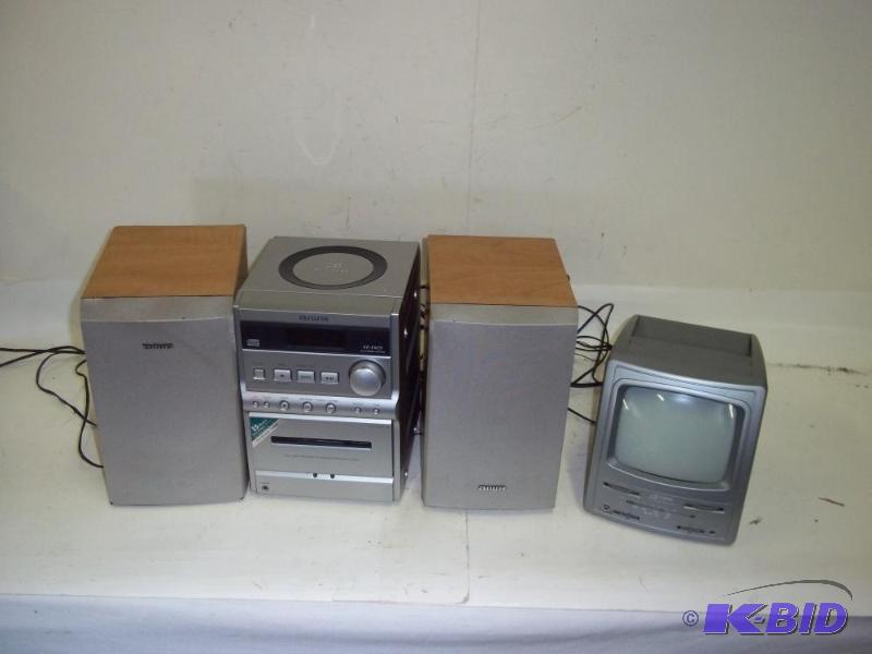 lot 194 image: Radio and CD Player