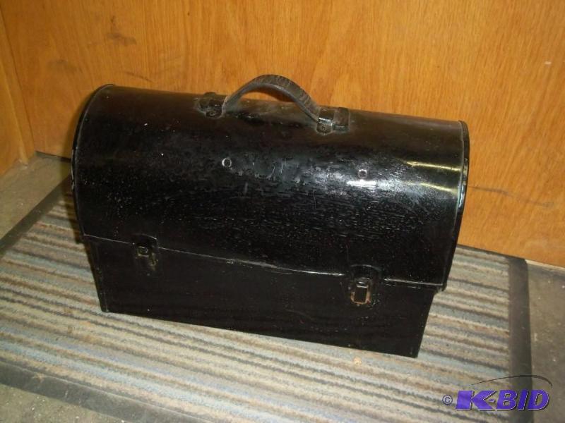 lot 20 image: Lunch Box