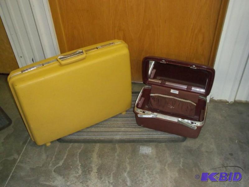 lot 222 image: Suitcases