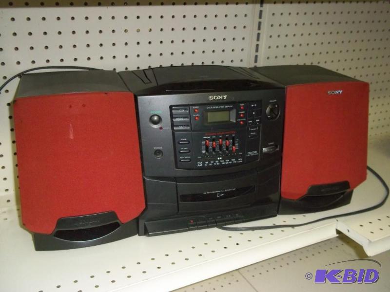 lot 227 image: Boom Box