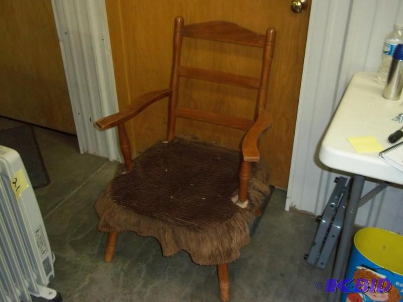 lot 23 image: Wood Chair