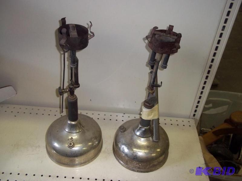 lot 233 image: Gas Lamps