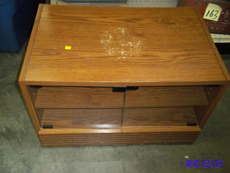 lot 252 image: TV Stand