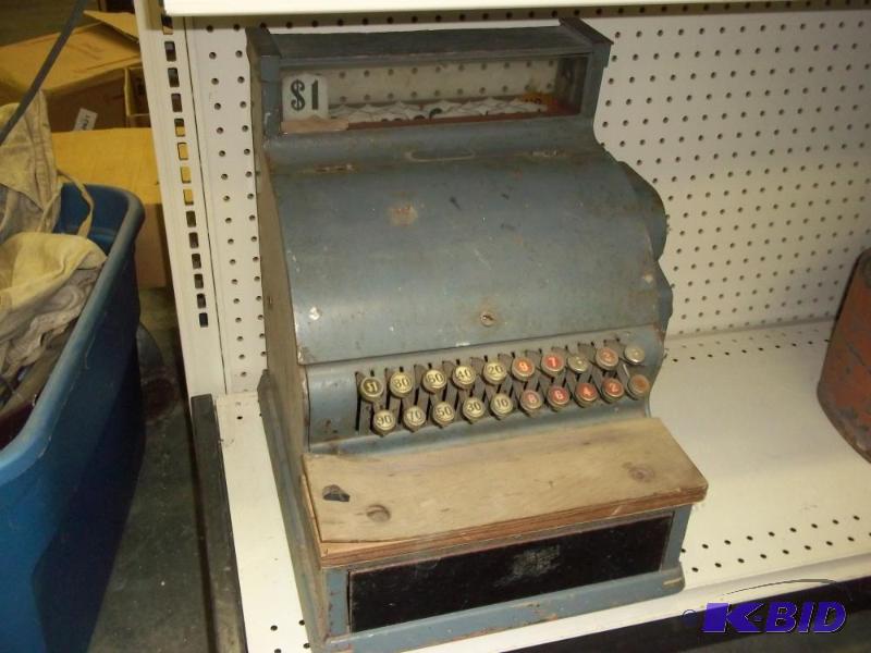 lot 253 image: Cash Register