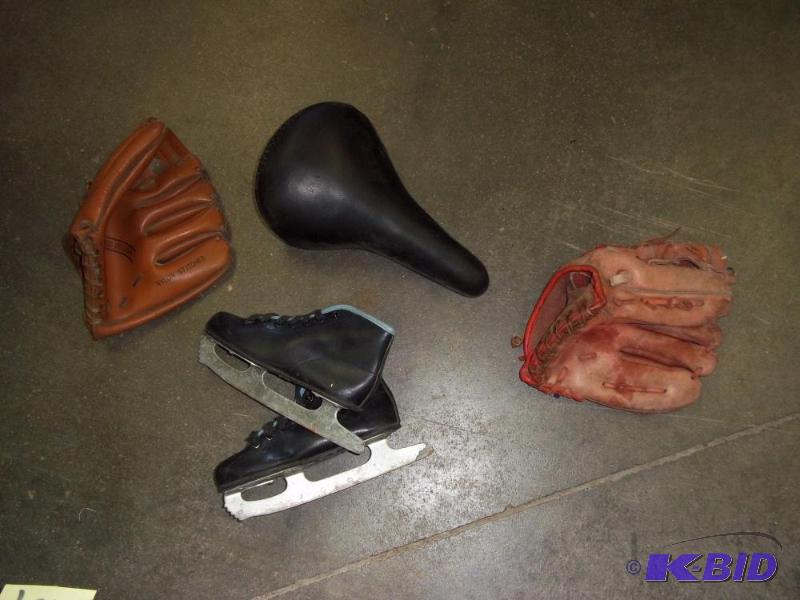 lot 264 image: Sporting goods