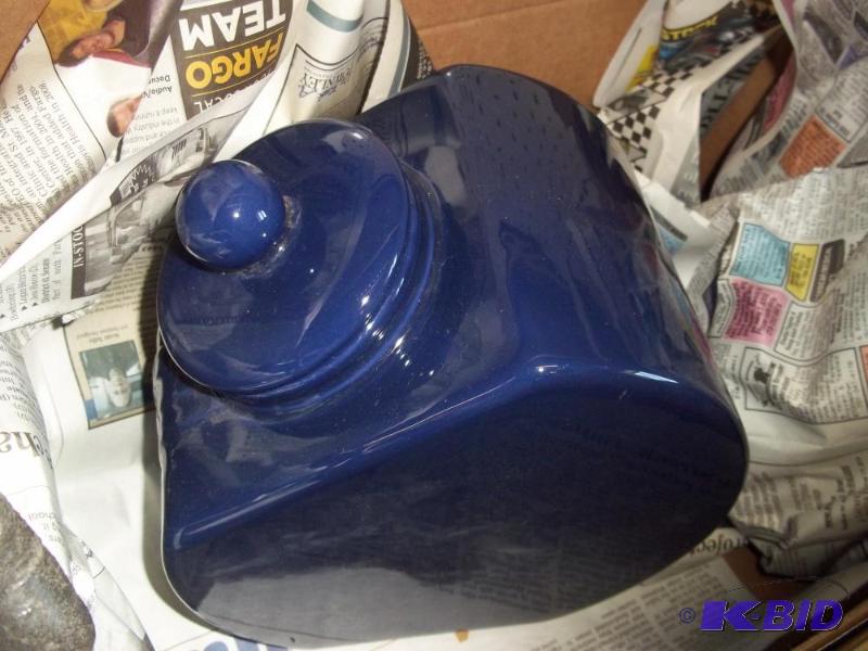 lot 275 image: Cookie jar