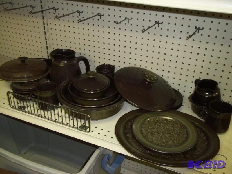 lot 276 image: Dishes