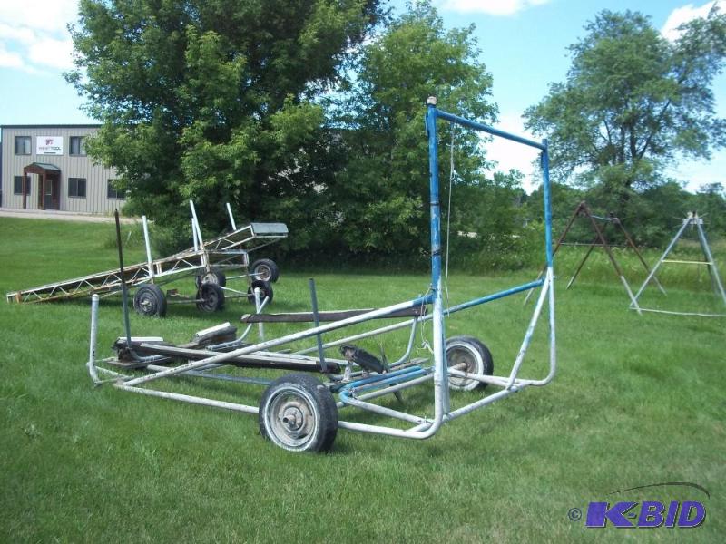 lot 290 image: Steel Boat lift