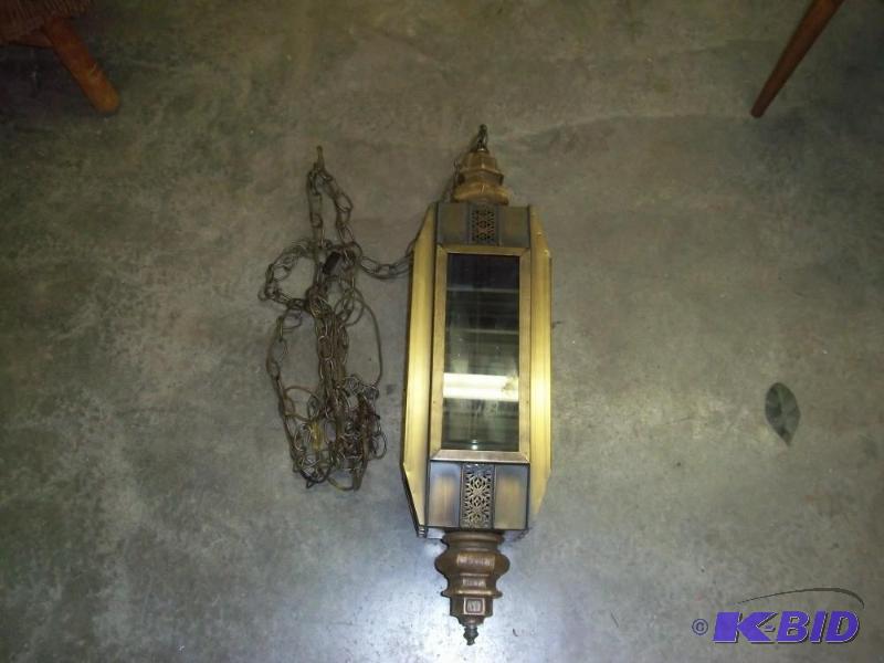lot 34 image: Hanging Lamp