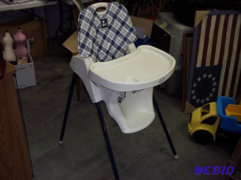 lot 50 image: High Chair