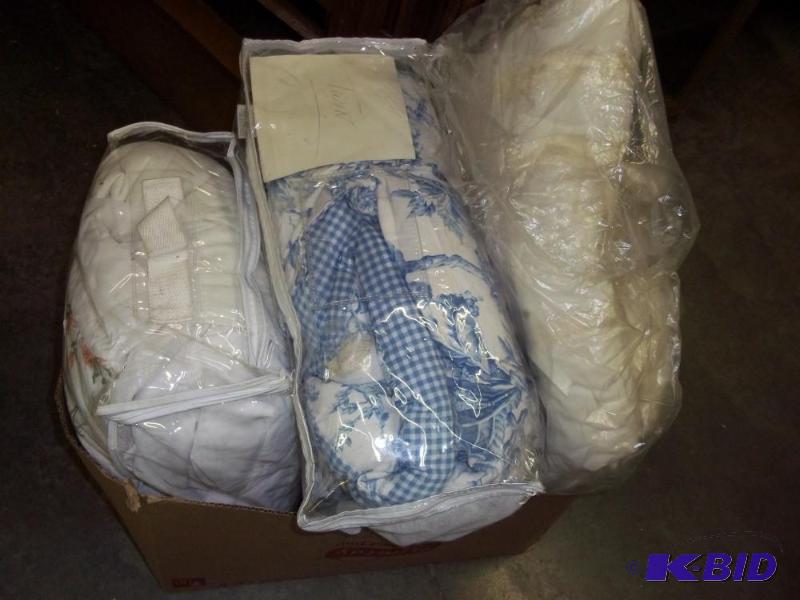 lot 53 image: Quilts