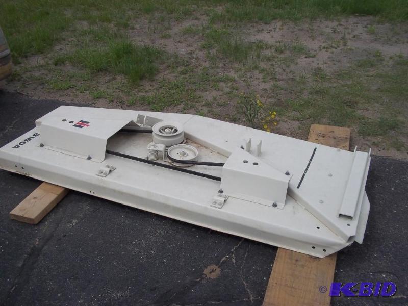 lot 6 image: 6  IH Belly Mower