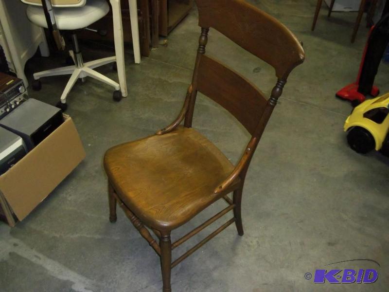 lot 62 image: Antique Chair