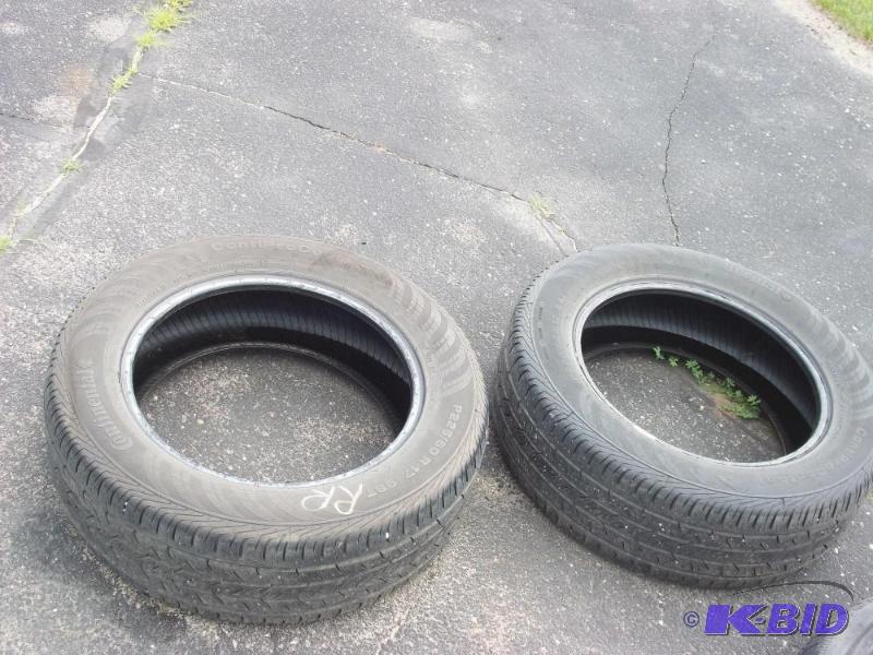 lot 63 image: Pair Tires