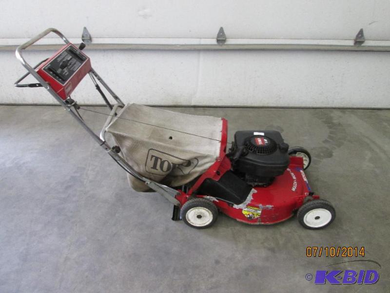 Toro Self-Propelled 5HP 21&quot Mower With B...