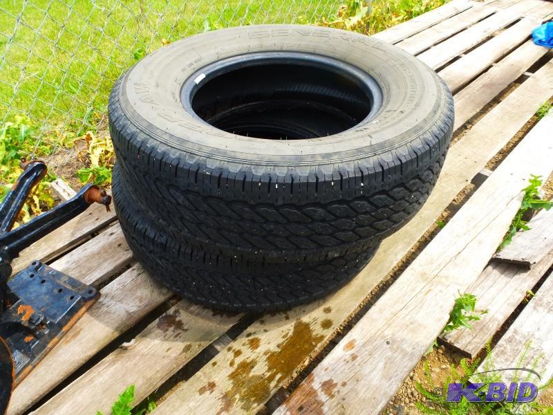 lot 12 image: General Tires Set of 2 22575R15" &nbs...