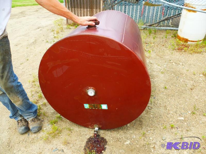 lot 6 image: Steel Fuel Tank 200 gallon tank Diesel Meas...