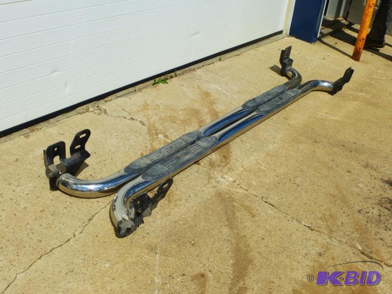 lot 8 image: Westin Side step Dodge Ram Set of 2  Fi...