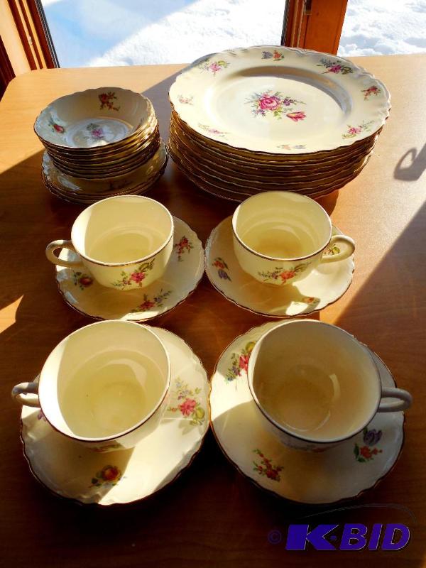 lot 14 image: Vintage 26 Piece Household Institute Priscilla Dinnerware Homer Laughlin wScalloped Rim Gold Trim