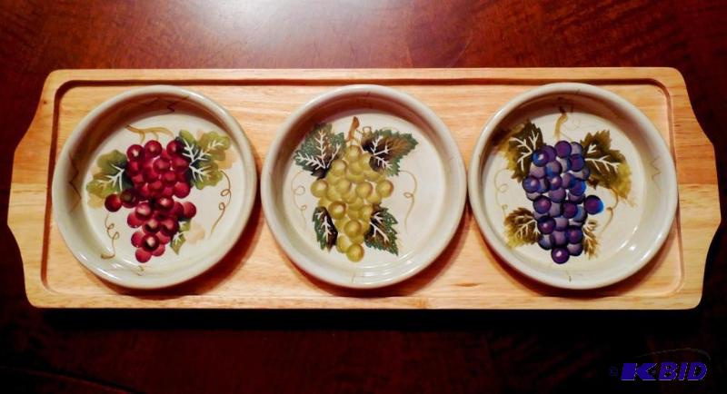 lot 18 image: HTF Tabletops Unlimited CABERNET Sauce Dish Set w Wood Tray Grapes HAND PAINTED