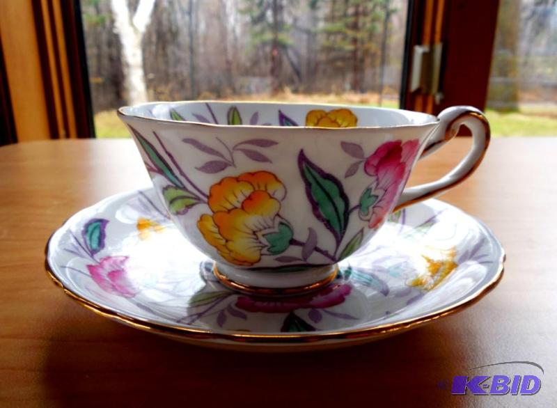 lot 22 image: ROYAL CHELSEA MUM FLORAL TEA CUP & SAUCER 4190A Gold Trim Bone China
