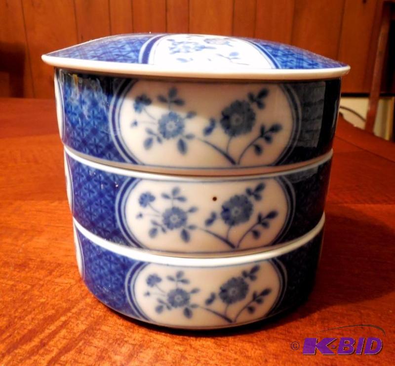 lot 27 image: 70s Vtg Japanese Porcelain Jubako Stacking Rice Food Bento Box Bowls Blue White