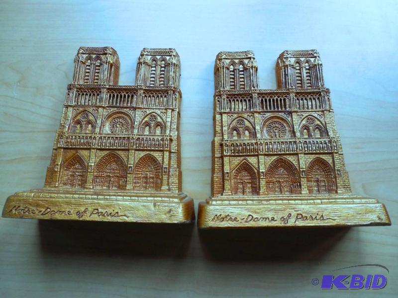 lot 30 image: Vintage Notre Dame of Paris Heavy Book Ends Multi Products 1959