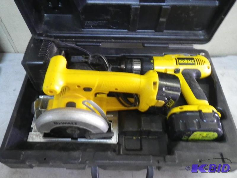 Dewalt 14.4v drill kit, works...