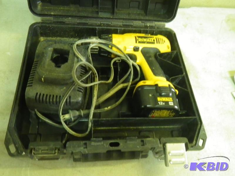 Dewalt cordless drill, works...
