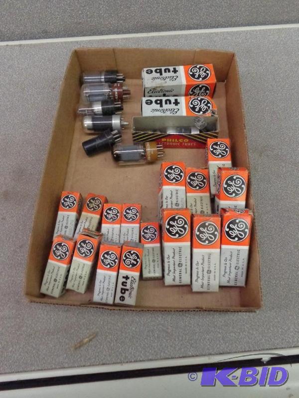 Electronic Tubes Various Sizes 1V5, 1V6, 12AT...