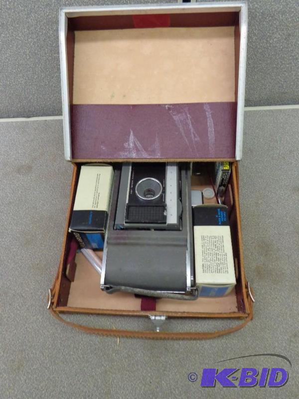 Polaroid Land Camera Model J66 wRoll of Film...