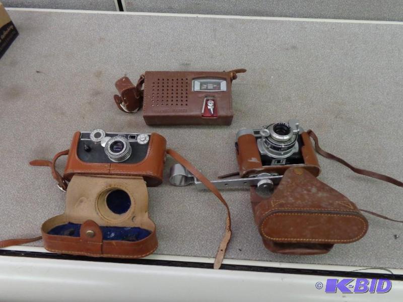 Vintage Cameras and a Radio Kodak 35&nbsp 50...