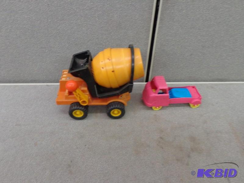 Fisherprice&nbspCement Truck Toy and Ohio Ar...