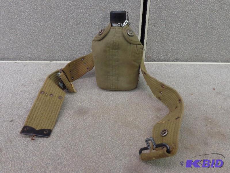 U.S. Military Canteen wCarry Case Good Condi...